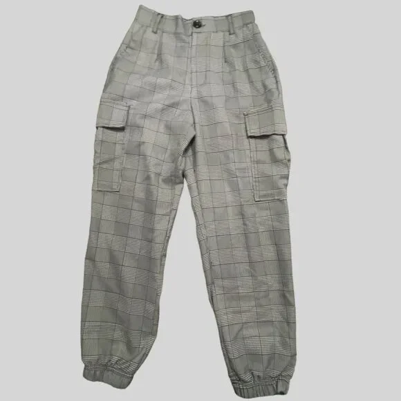 Forever 21 Women's Plaid Cargo Joggers Black and White Trousers Small - Picture 4 of 11